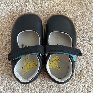 Black Velcro Mary Jane’s size 5.5